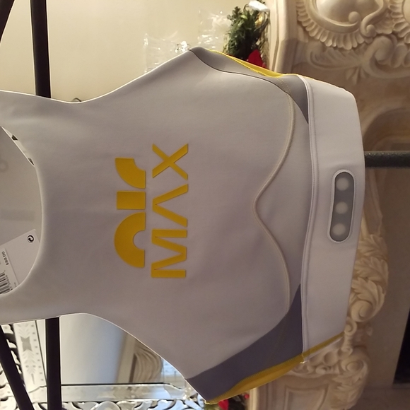 NIKE MAX Dri-FIT  RETRO Swoosh Air Max Sports Bra. $80 New with tags! - Picture 9 of 16